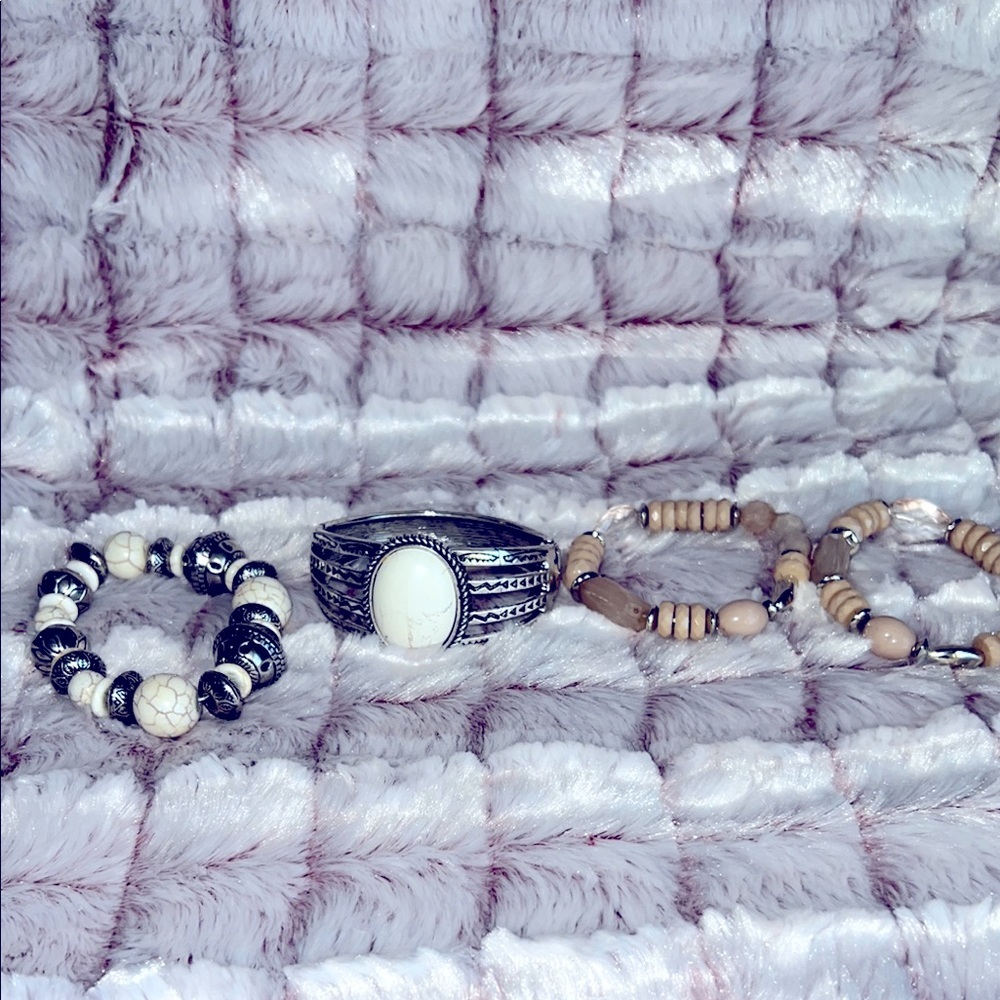 Southwest Jewelry Set Silver and White-4 piece Set